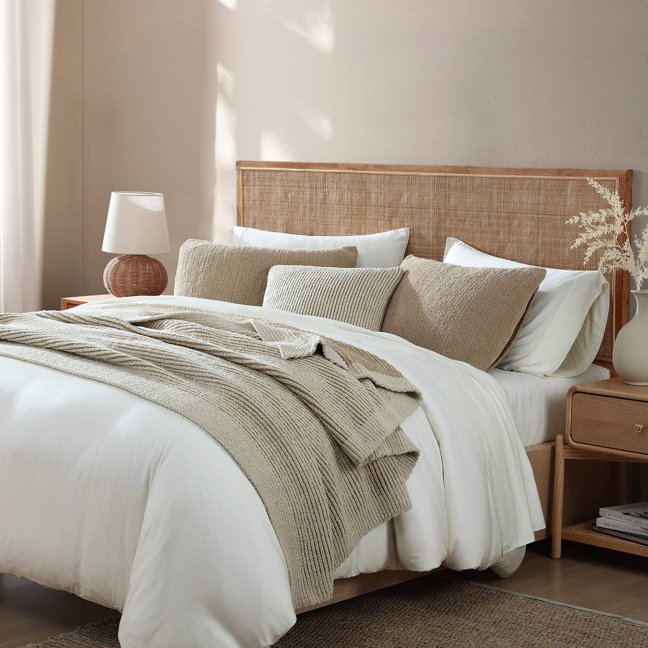 Luxury Two-Tone Ribbed Bed Blanket