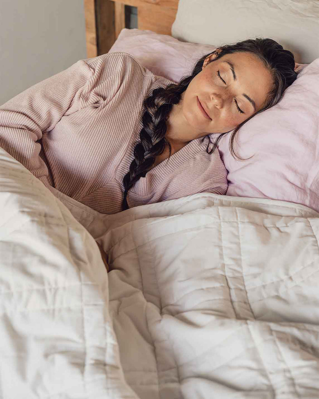 Soft Luxurious Weighted Bed Blankets & Throw Blankets
