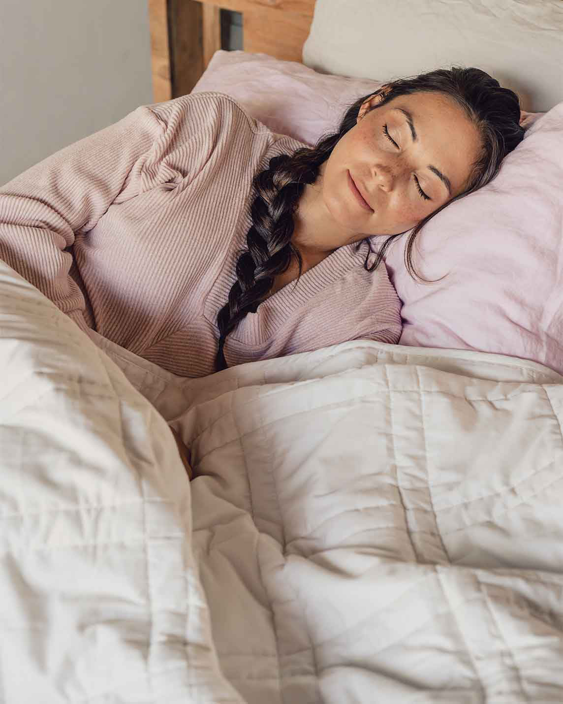 Soft Luxurious Weighted Bed Blankets & Throw Blankets