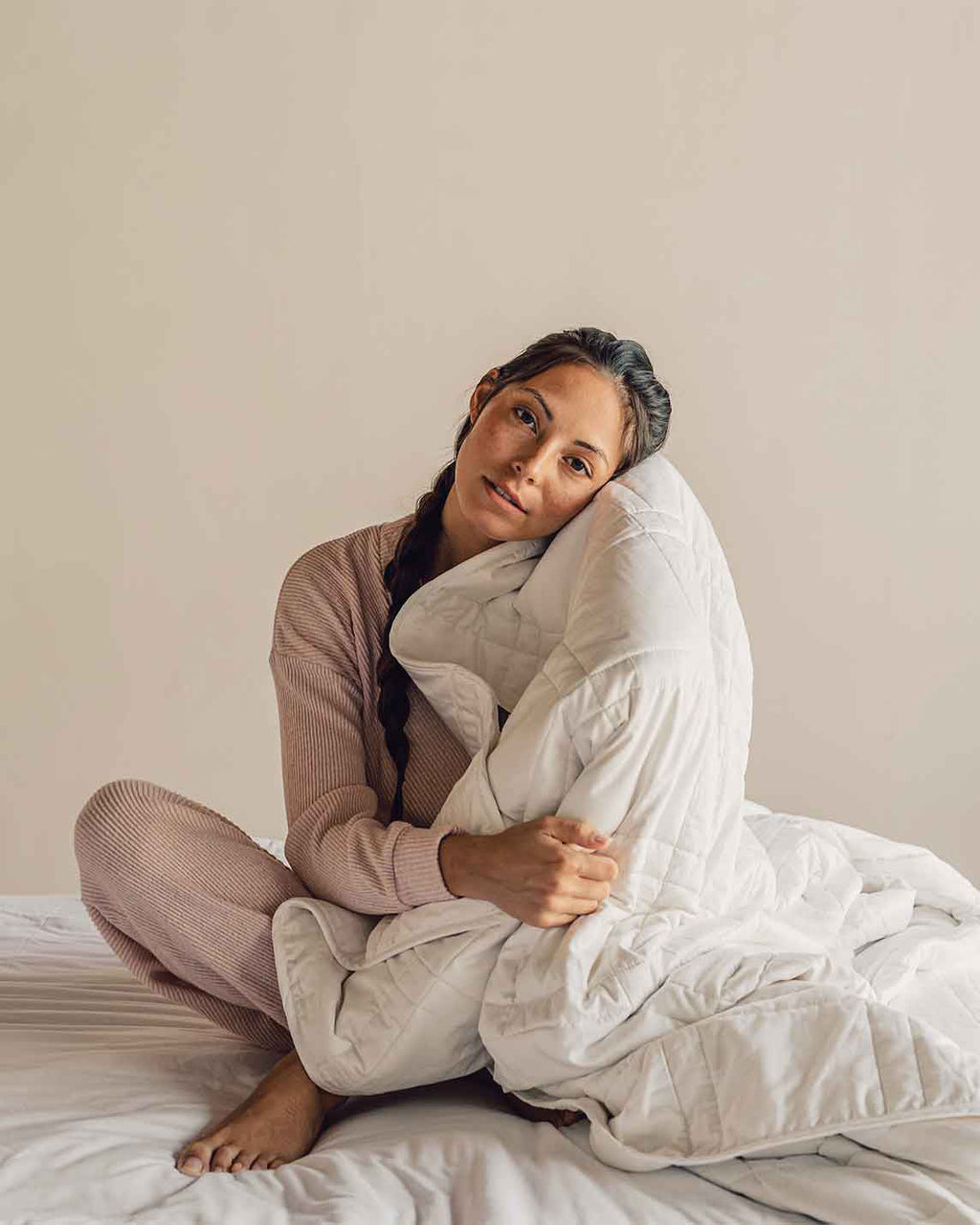 Soft Luxurious Weighted Bed Blankets & Throw Blankets