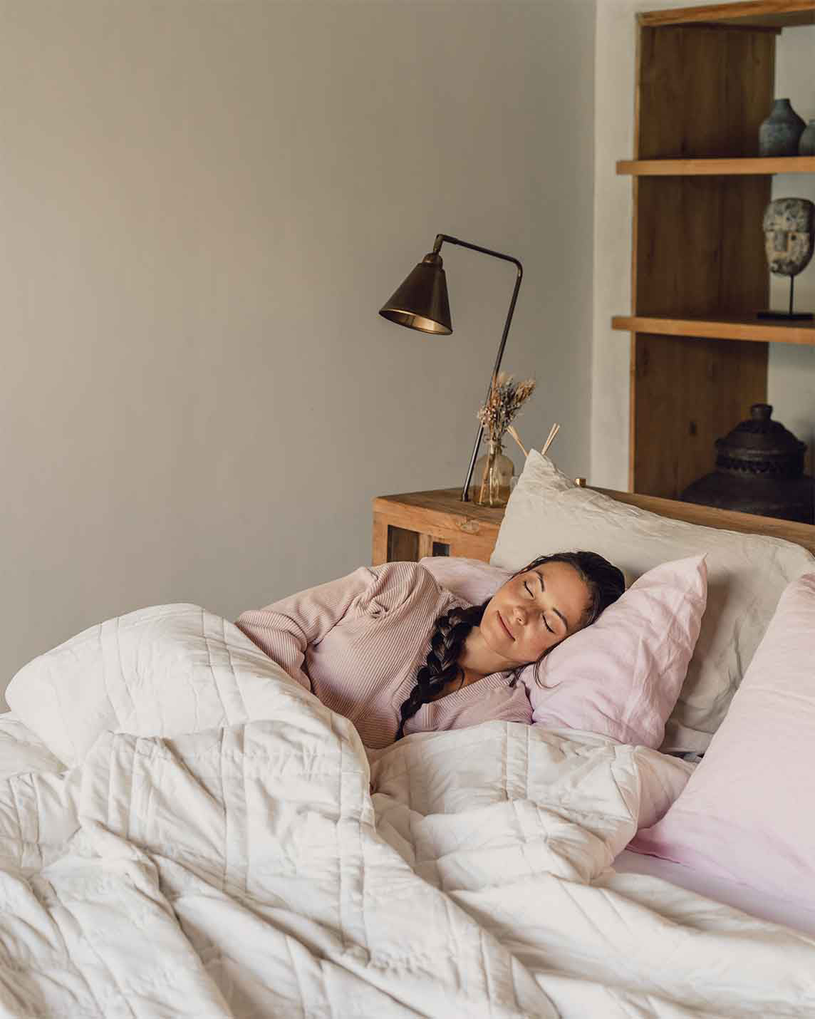Soft Luxurious Weighted Bed Blankets & Throw Blankets