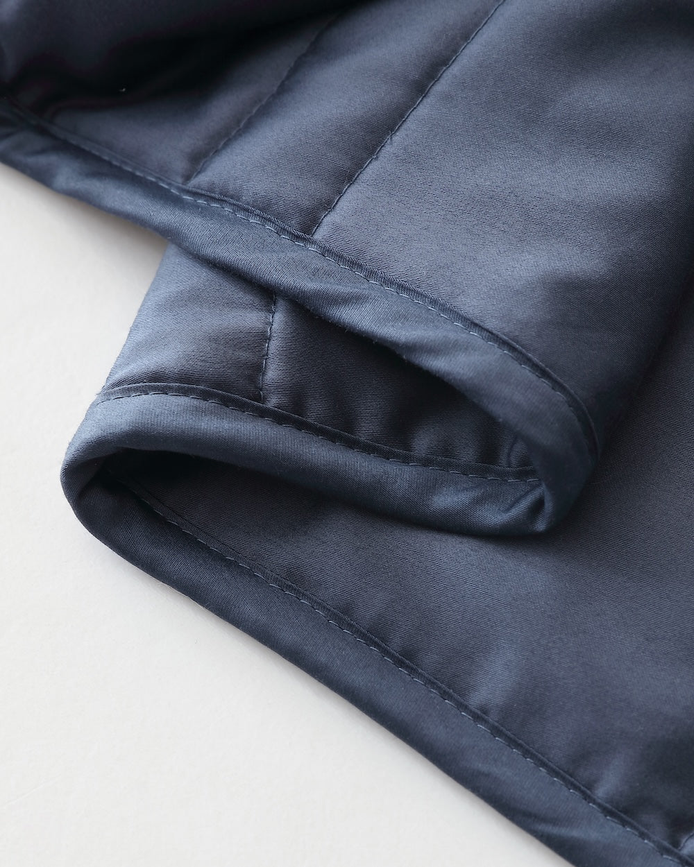 Soft Luxurious Weighted Bed Blankets & Throw Blankets