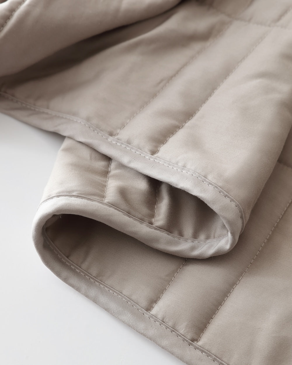 Soft Luxurious Weighted Bed Blankets & Throw Blankets