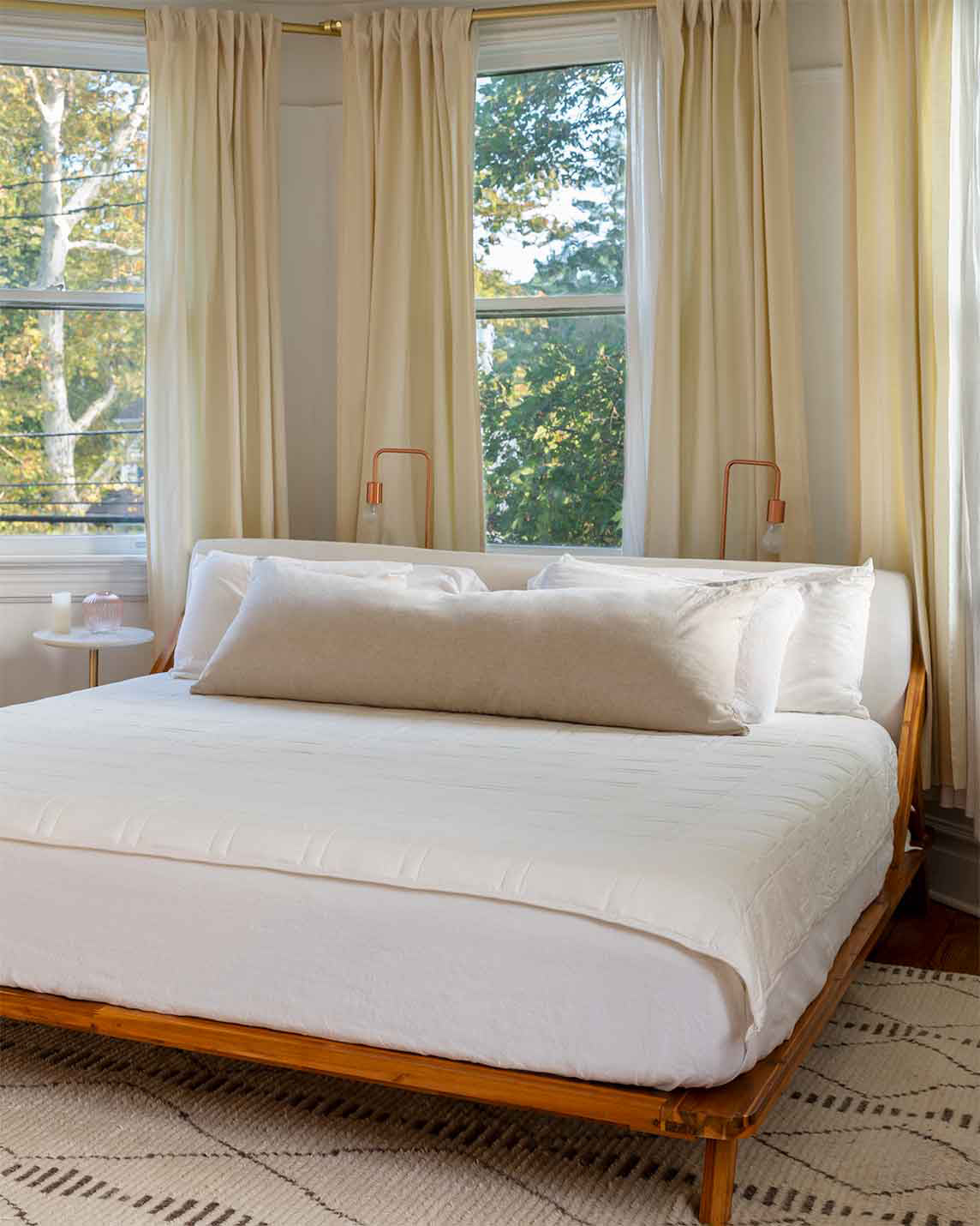 Soft Luxurious Weighted Bed Blankets & Throw Blankets