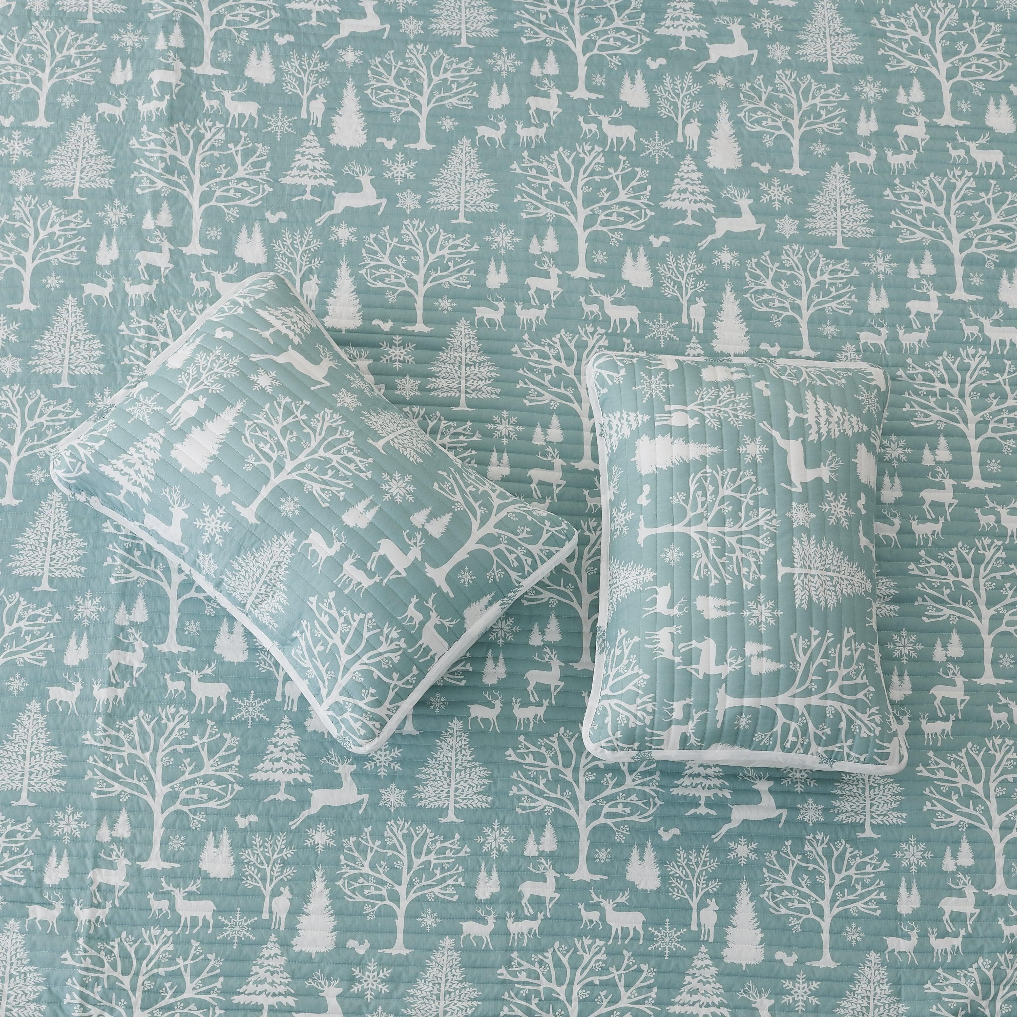 Blue Lodge Woods Quilt - Coastal Christmas Bedding