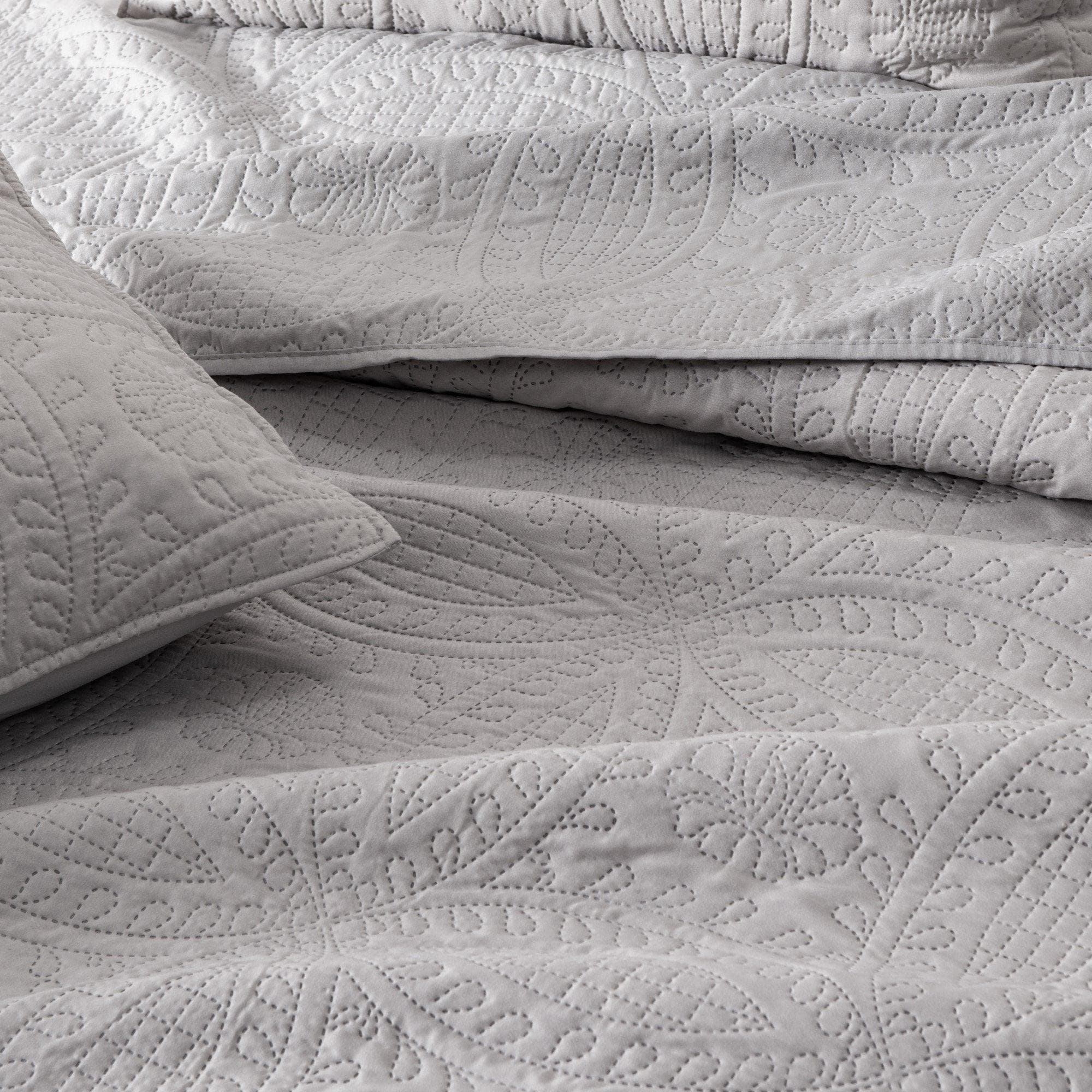 Oversized Coastal Medallion Quilt Set - Coastal Quilts