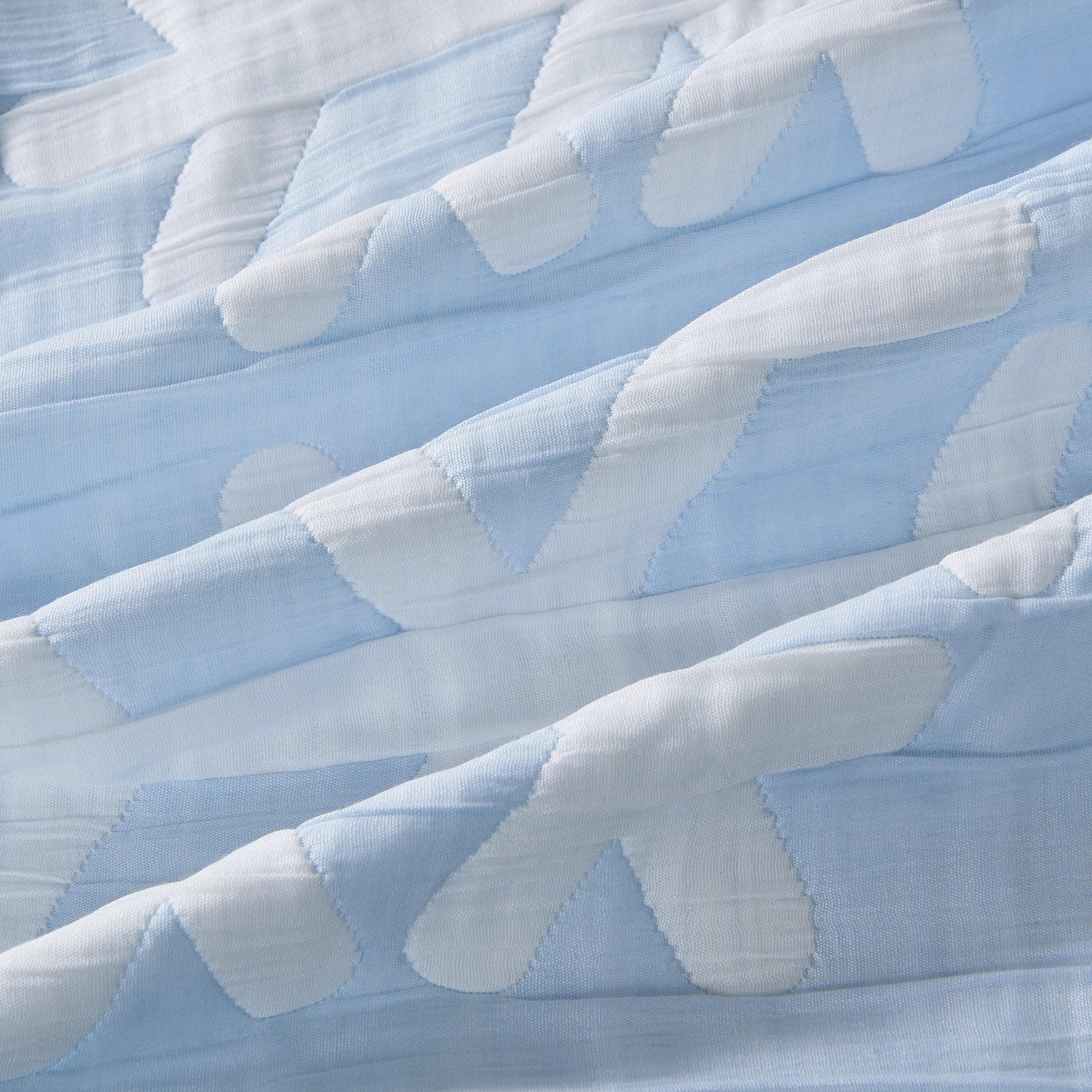 Matelass¨¦ Snowflake Quilt Set - Coastal Christmas Bedding