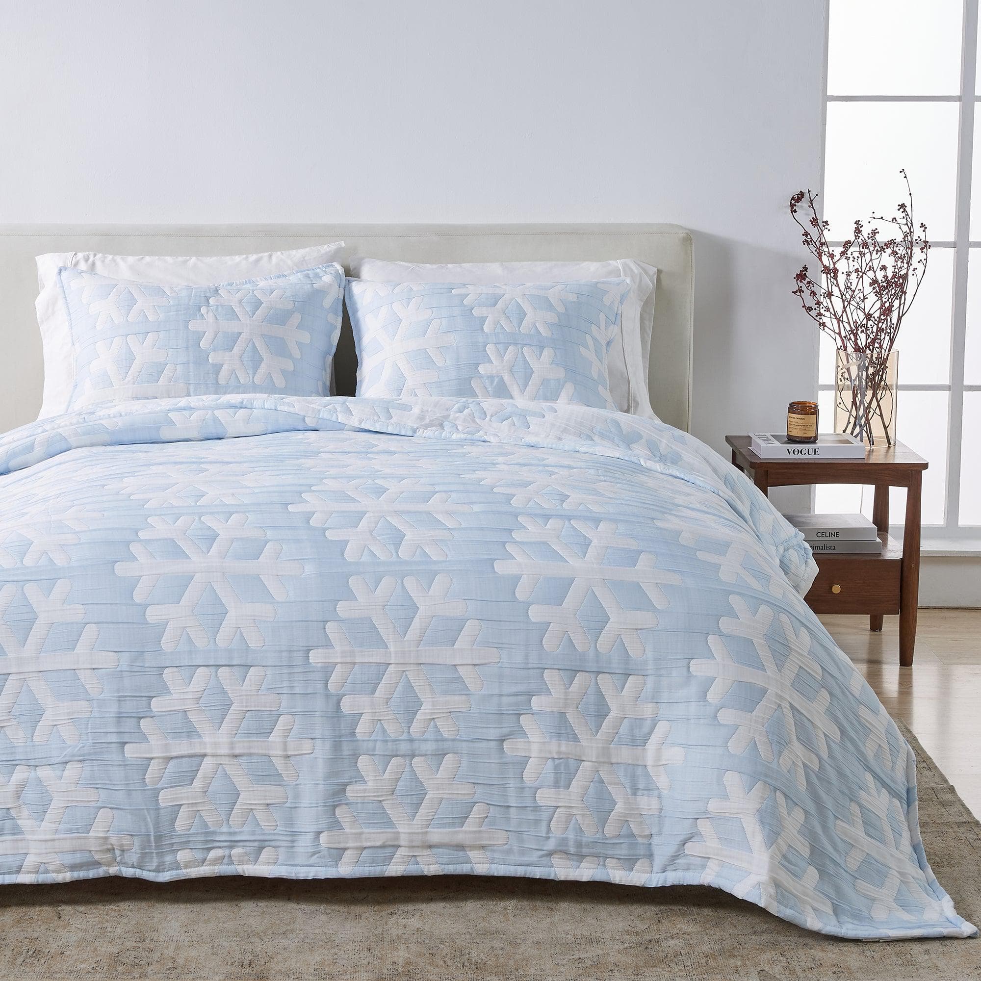 Matelass¨¦ Snowflake Quilt Set - Coastal Christmas Bedding